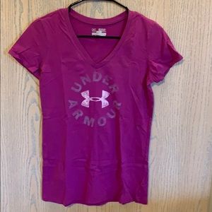Magenta V-neck Under Armour t-shirt
